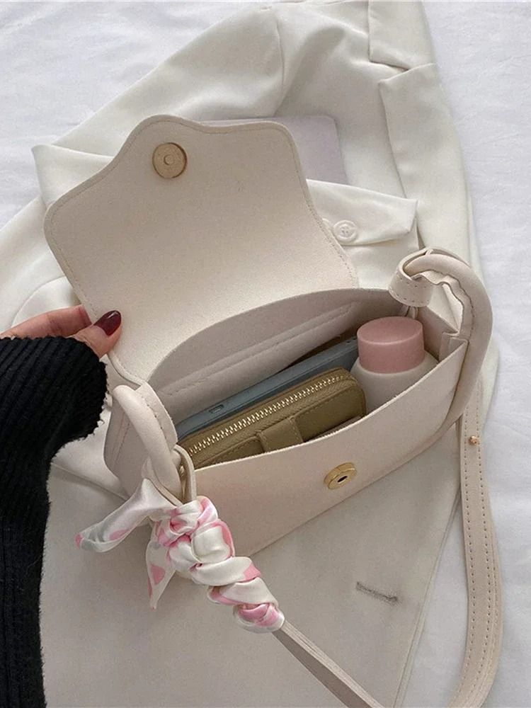 Fashion Retro Love Heart Saddle Shoulder Bag