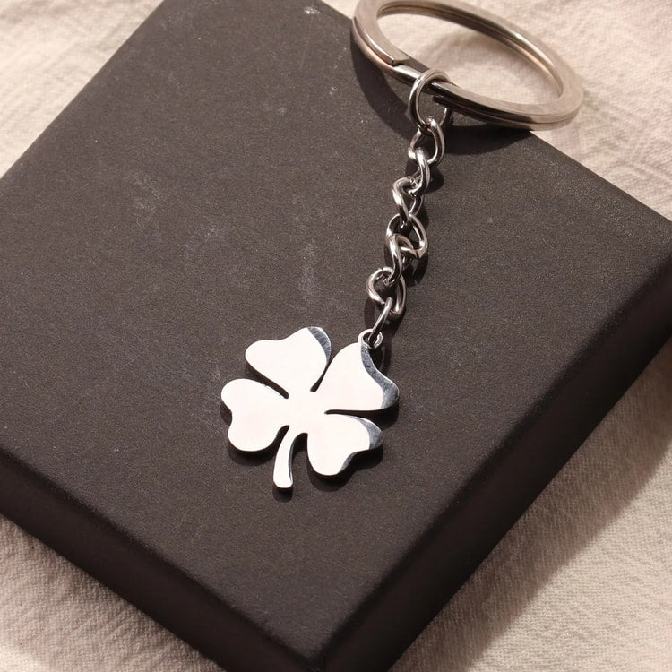Stainless Steel Clover Keychain Silver Fashion Car Key Pendant for Women and Men