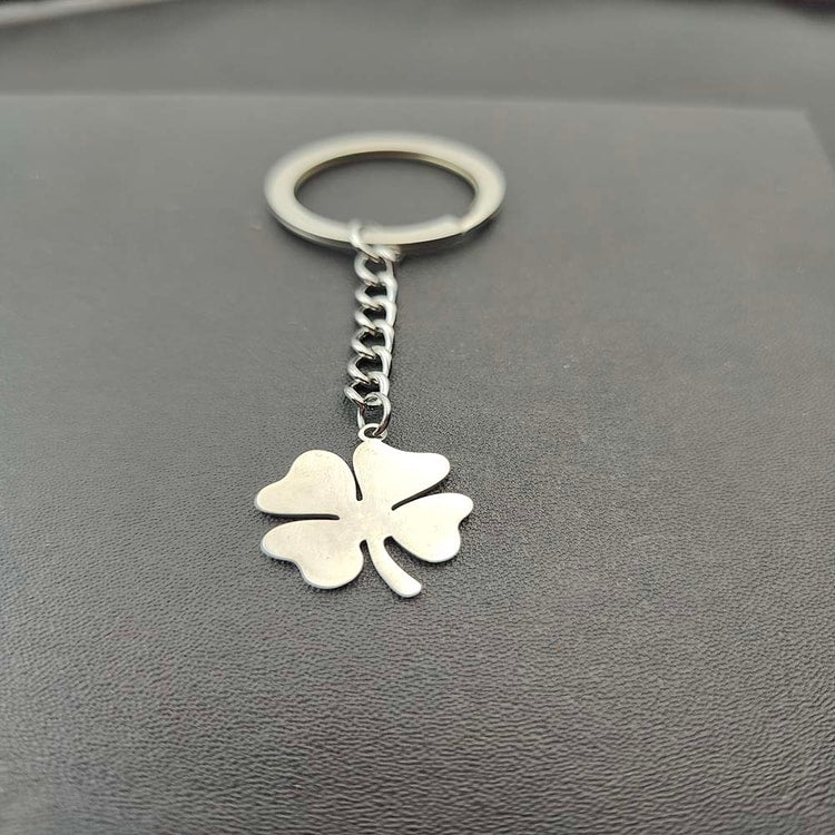 Stainless Steel Clover Keychain Silver Fashion Car Key Pendant for Women and Men