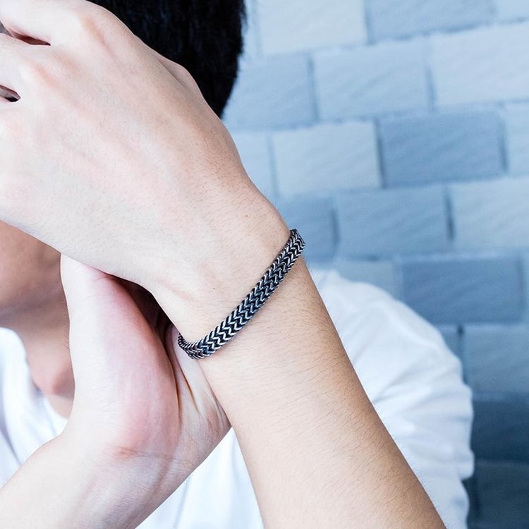 Retro Titanium Steel Bracelet for Men and Women Polished Unisex Fashion Jewelry