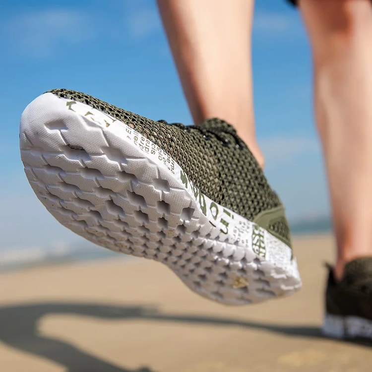 Mens Summer Casual Shoes Aqua Shoes Air Mesh Sneakers Sport Foam Footwear Fashion Beach Shoes