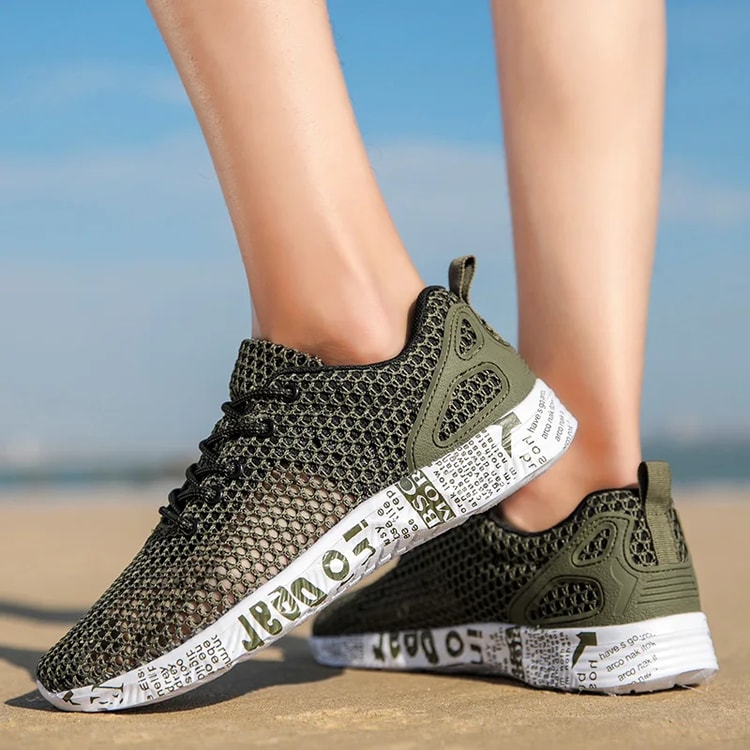 Mens Summer Casual Shoes Aqua Shoes Air Mesh Sneakers Sport Foam Footwear Fashion Beach Shoes